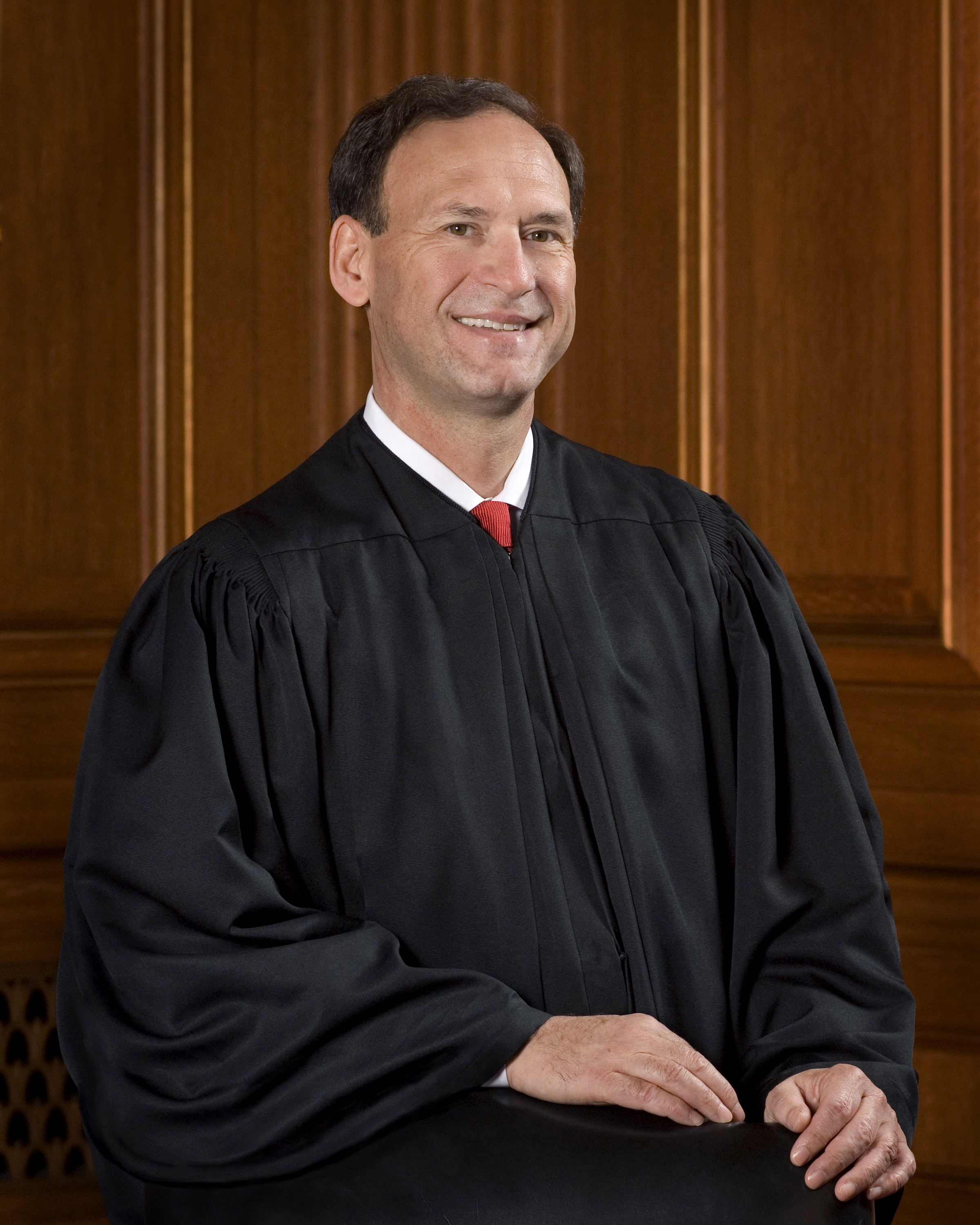 Official portrait of Justice Samuel A. Alito, Jr.